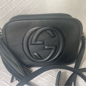 Auth Gucci soho Disco Black Crossbody Bag with Iconic GG Logo 308364 0202